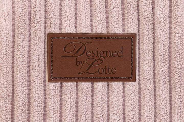 Designed by Lotte Katzenkorb "Ribbed"